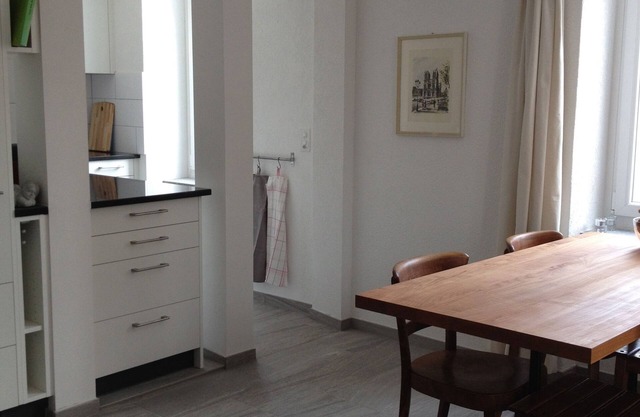 well-kept and yet cozy - central yet quiet - Davos house with balcony