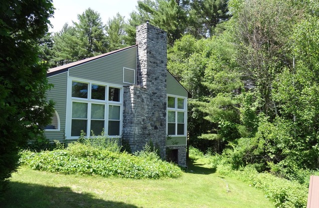 Well maintained Adirondack Lakeside Condo. Kid & Pet Friendly