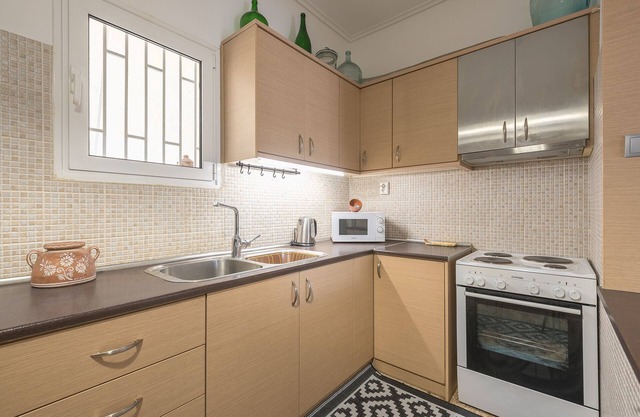 WEST ATHENS APARTMENT