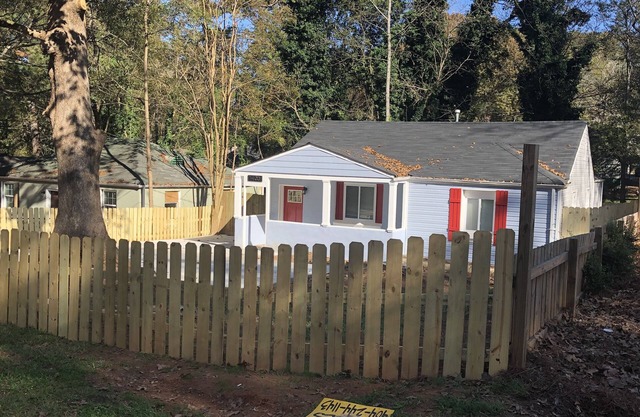 West End Atlanta Hideout getaway! Privacy is KEY ! Close to everything