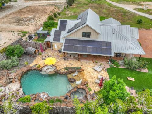 West End Lodge Resort Style Pool!