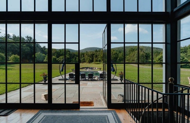 West Kill Farmhouse - Privacy, Pool, Sleeps 10