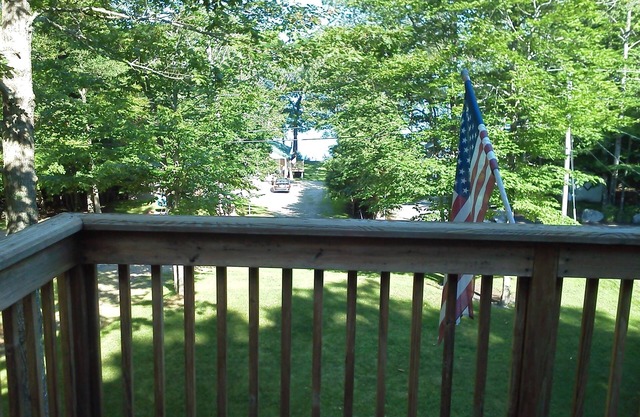 WEST SIDE WATER VIEW,SUNSETS, SCREENED PORCH, POOL TABLE, SPACIUOS