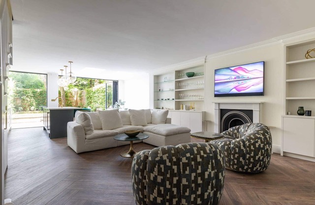 Westbourne Park Road XVIII by onefinestay