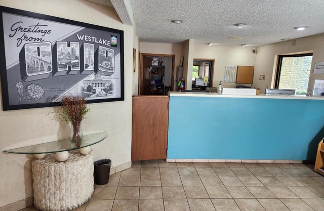 WestSpring Inn - Westlake Cleveland