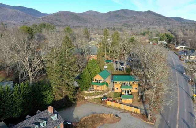 Westview Lodge - Downtown BMT!