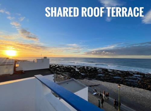 Weybeach2 -shared terrace,plaza view,sea frontline