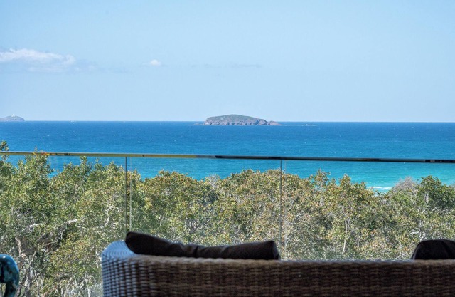 Whale Watch Headland Fabulous Ocean, Lighthouse & Mountain Views, 100m to Beach