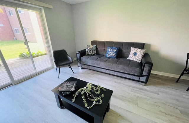 Wheelchair accessible & ground floor 2BR, 2BA