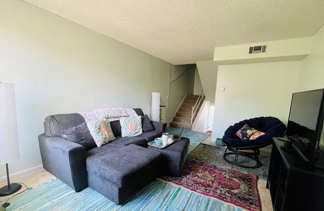 Whimsical, Quiet, Centrally Located Townhouse