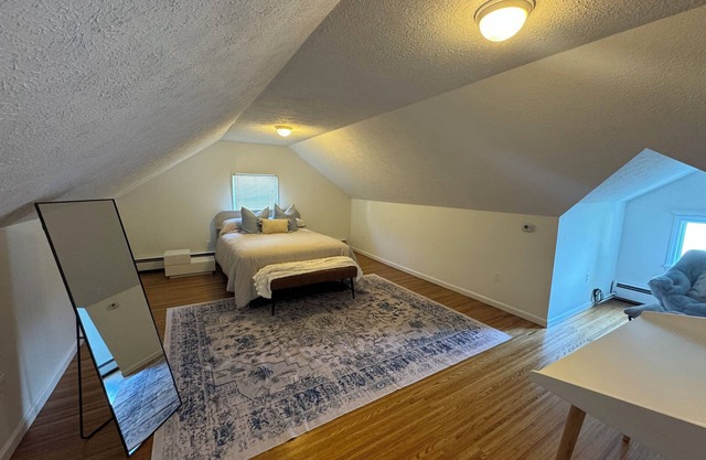 White Coat Village - Fully Furnished 3 Bedroom Rental - Near Hospital /U of R