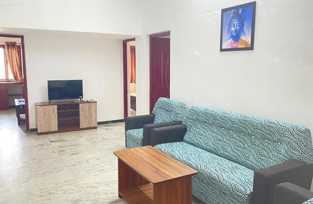 WHITE HOUSE - 3BHK Elegant Apartment