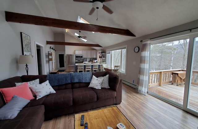 White Mountains Year-Round Getaway - Mins from Attitash & Storyland