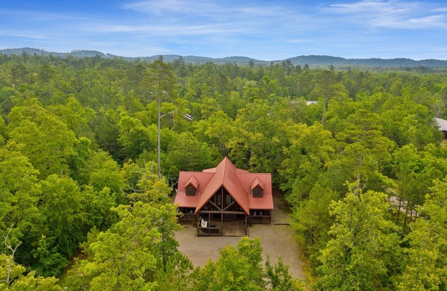 White Rock Retreat: Sleeps 7 + Loft Game Room