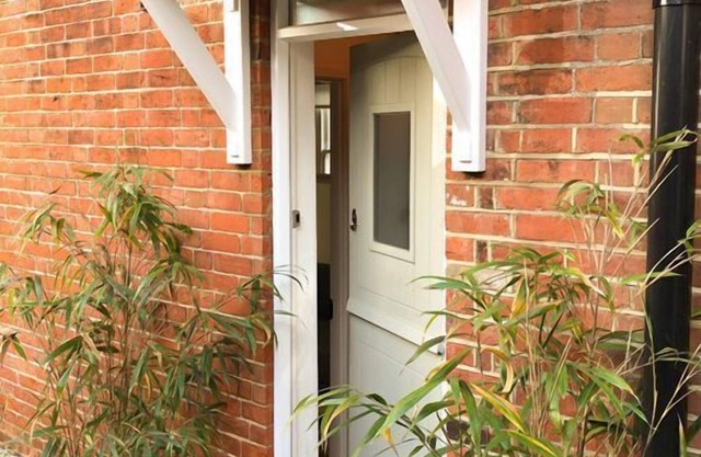 Whitsun Cottage - a 1 bedroomed cottage sleeping up to 3 guests