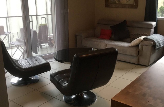 Whole apartment 4 persons- parking - balcony - wifi gatuite- BALMA Vidalhian
