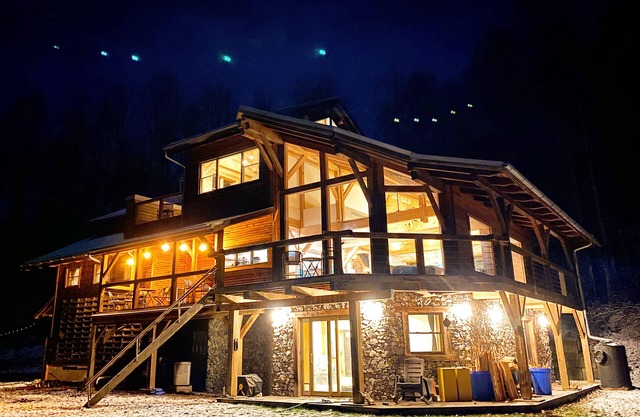 Whole House rental 8 beds, 11 people