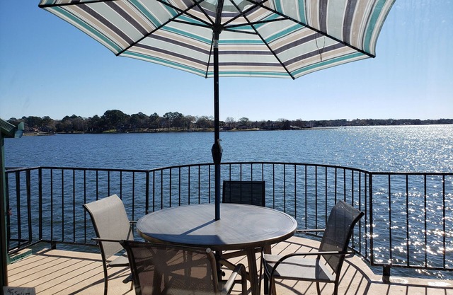 "Wickie's Wharf " Condo on lake Conroe