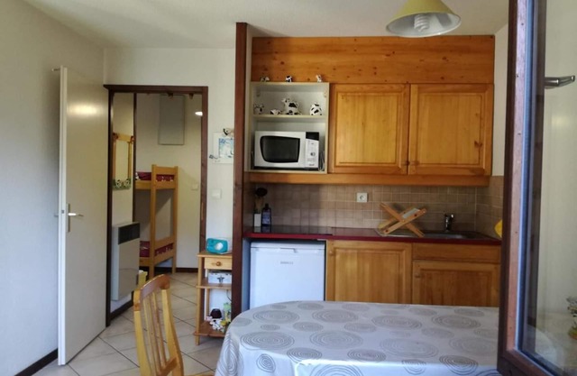 Wifi, 3rd floor, balcony, tv, ski locker, 28m², Samoëns