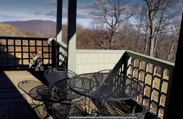 Wild Wintergreen Retreat
