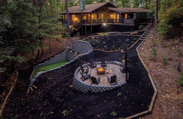 Wildberry Ridge - Hot Tub, Sauna, Game Room, Putting Green