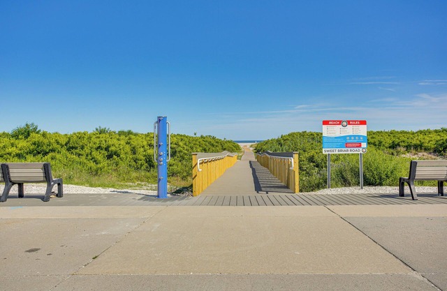 Wildwood Crest Condo w/Pool & Beach Access!