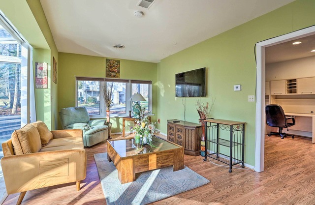 Wilmington Apartment - Close to Hiking & Dtwn