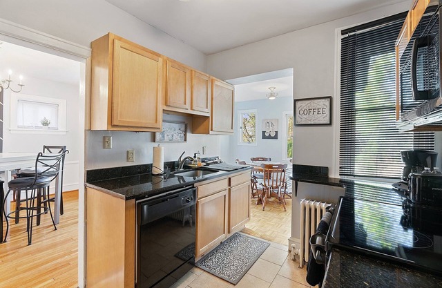 Wilmington Classic Home 💎 King Bd, Smart Tvs