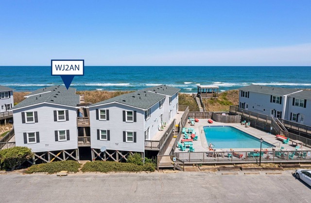 Windjammer: Oceanfront, Shared Pool, Beach Access