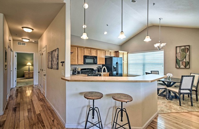 Windsor Townhome w/Balcony + Golf On-Site!