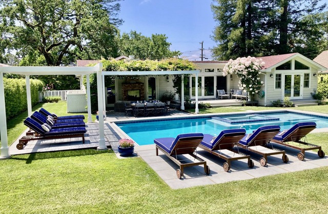 Wine Country Retreat With Pool & Spa, Walking distance to Sonoma Plaza, 10 Bikes
