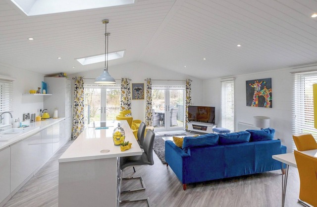Wine Down Retreat is a distinctive and luxurious lodge on Docker Holiday Park.