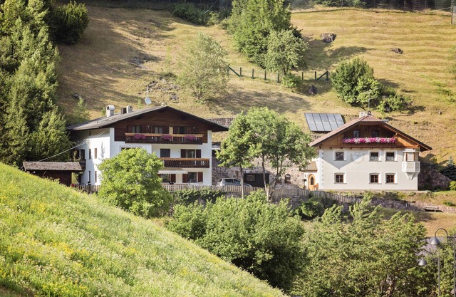 WINTER AND SUMMER VACATION IN THE VALLEY IN THE QUIETLY LOCATED APARTMENTS "LA SIA"