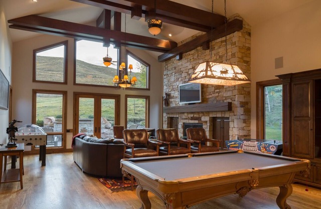 Winter Availability! Gorgeous Mountain Escape with WIFI, Game Room, Fire Pit, and 360 Degree Views