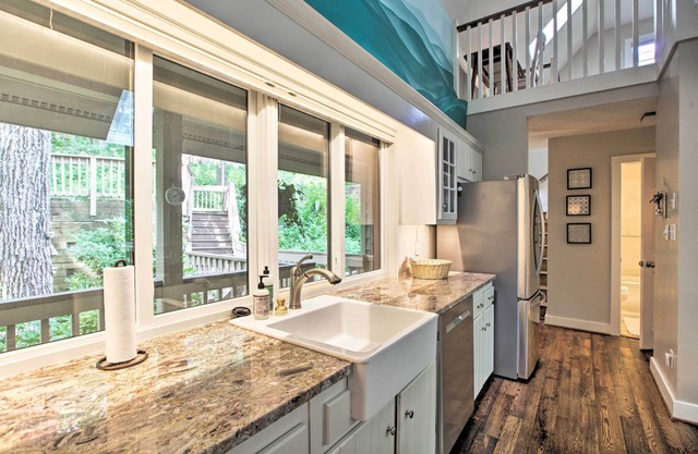 Wintergreen Resort Home w/2 Decks + Ski Access!