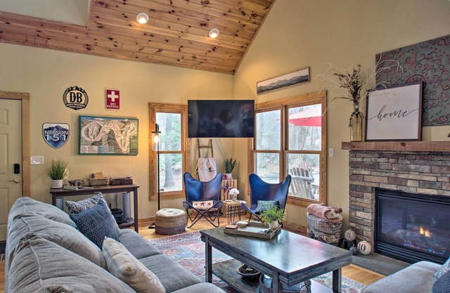Wintergreen Resort Cabin: Near the Slopes!