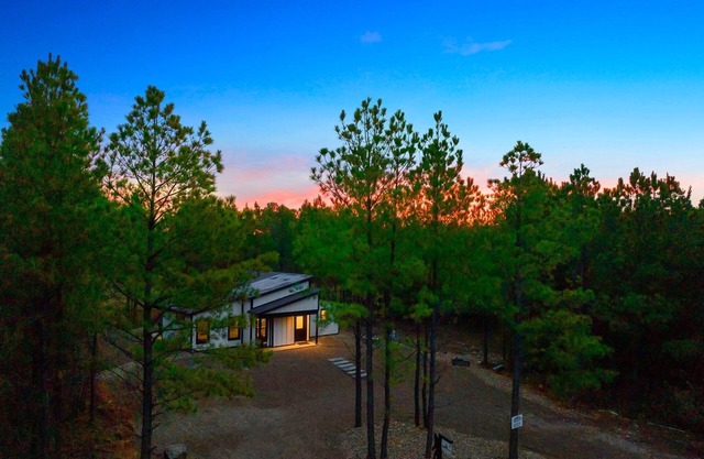 Wizard of Oz-Toto We're Home,Board Games,HotTub,Firepit