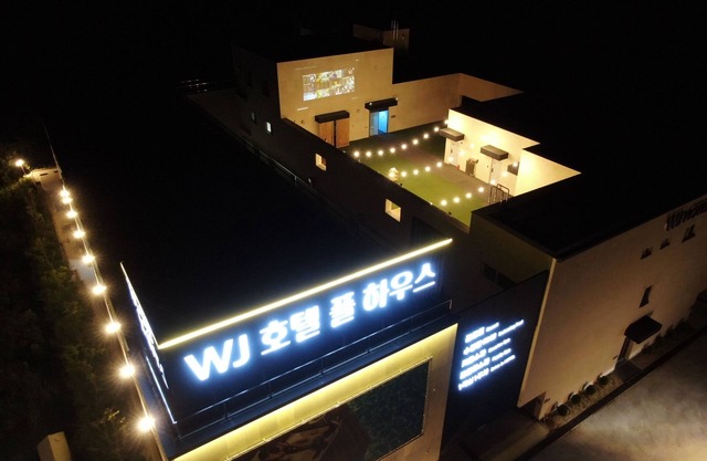 WJ HOTEL POOL HOUSE