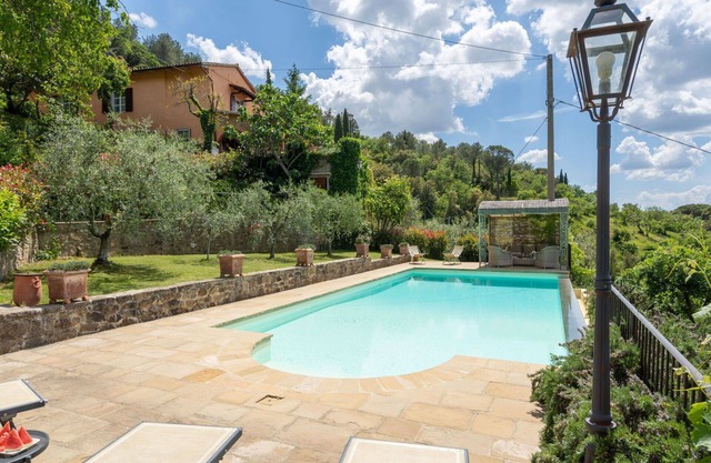 Wonderful private villa for 6 guests with private pool, WIFI, TV, patio and pets allowed