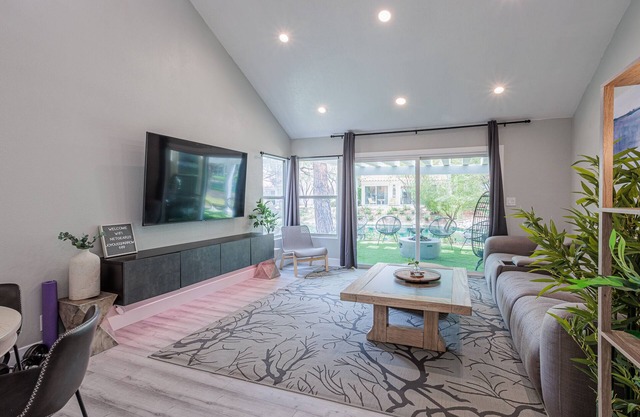 Wonderful 2 Bedroom Townhouse in Las Vegas