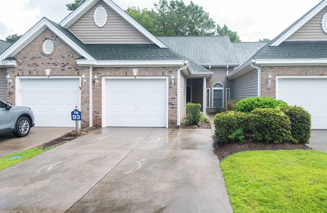 Wonderful 3/bed 2/bath Garden home in True Blue
