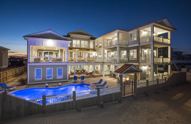 Wonderful beachfront home w/private indoor & outdoor pools, WiFi, AC, deck
