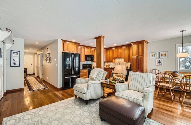 Wonderful EagleVail Condo, Fireplace, Golf Course