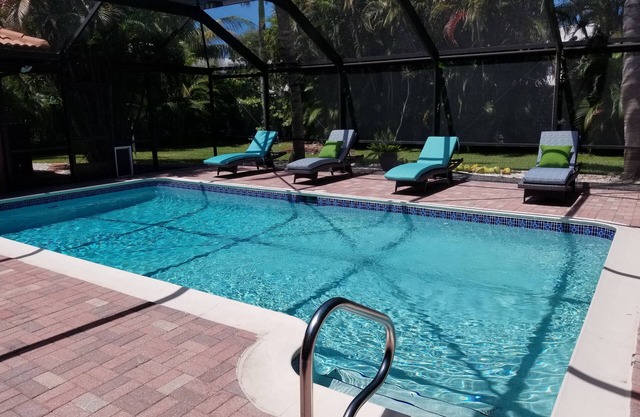 Wonderful Home with Private Pool & Garden, short drive, bike or walk to beach!