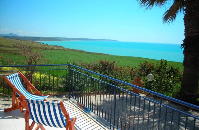 wonderful Mediterranean Villa 200 meters from the sea in Portopalo di Menfi