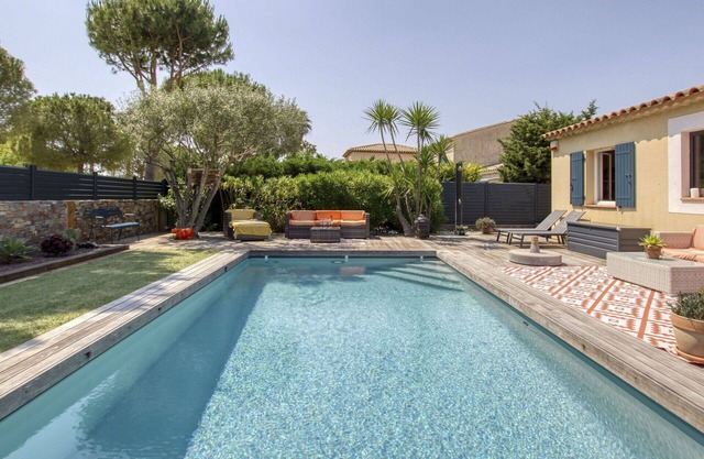 Wonderful private villa for 4 guests with private pool, A/C, WIFI, TV, terrace and parking