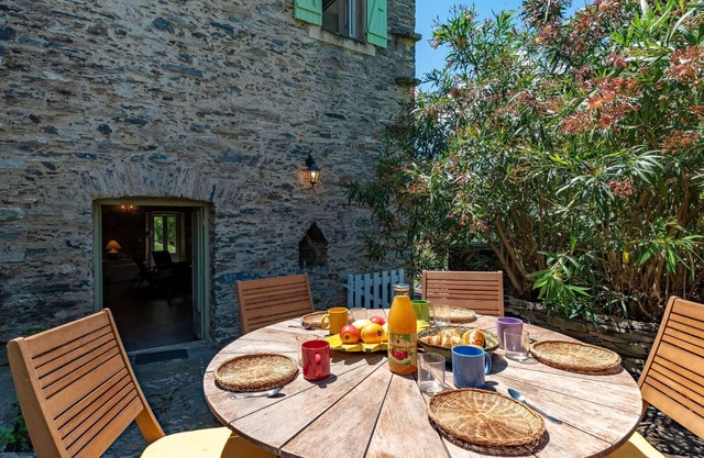 Wonderful private villa for 8 guests with A/C, WIFI, patio and panoramic view