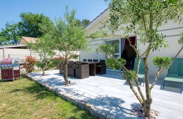 Wonderful private villa for 4 people with A/C, TV and terrace