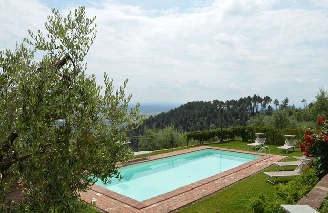 Wonderful private villa with private pool, A/C, WIFI, TV, terrace and panoramic view, close to L.