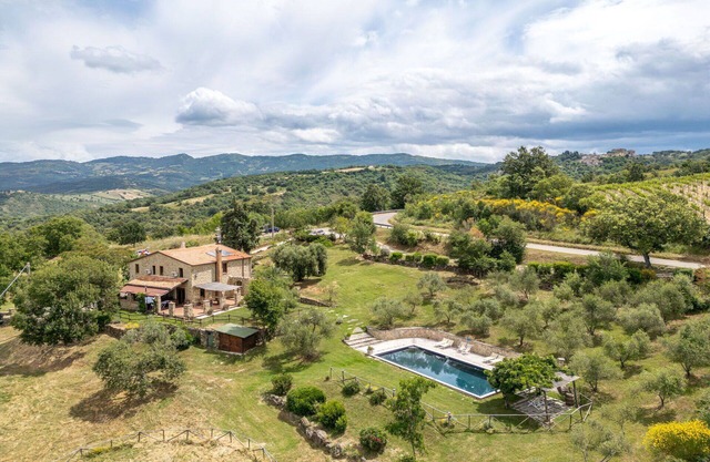 Wonderful private villa for 10 guests with A/C, WIFI, private pool, TV, patio and panoramic view
